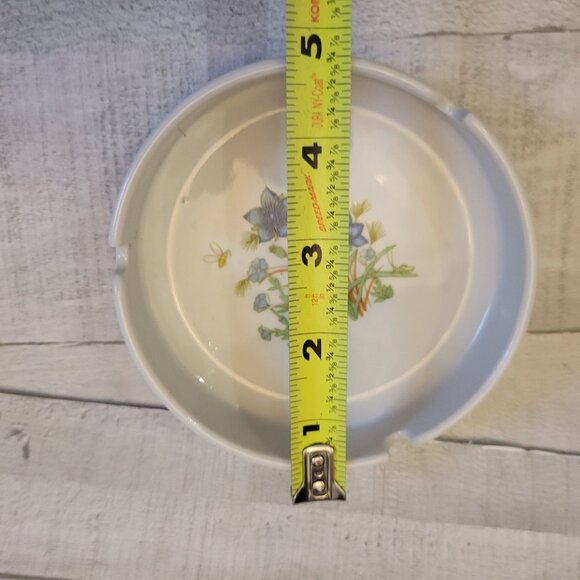 Vintage Ceramic Ashtray With Floral Design & Bee Motif White & Blue 5 Inches Dia - Picture 5 of 5